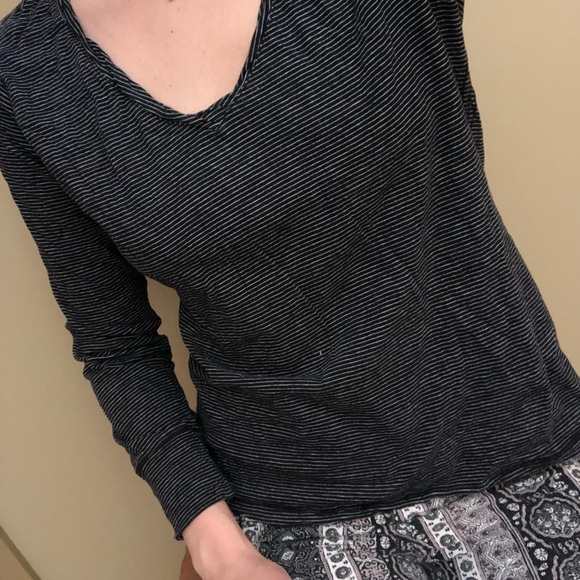 Kenneth Cole Long Sleeve Top - Picture 2 of 2